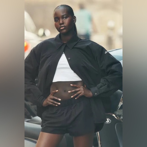 ALO Yoga Socialite Shacket Lightweight Jacket - Picture 2 of 7